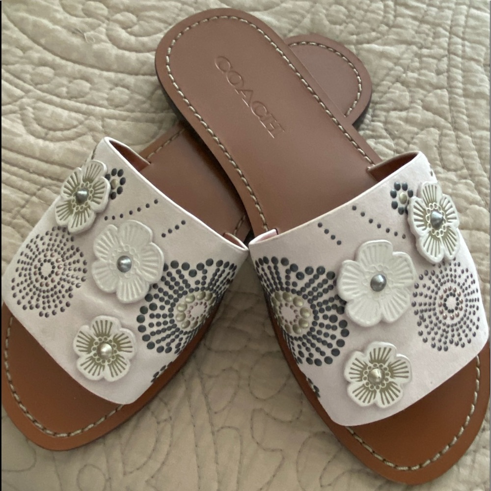 Coach slides in cream size 7